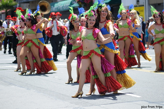 carnaval dancers
